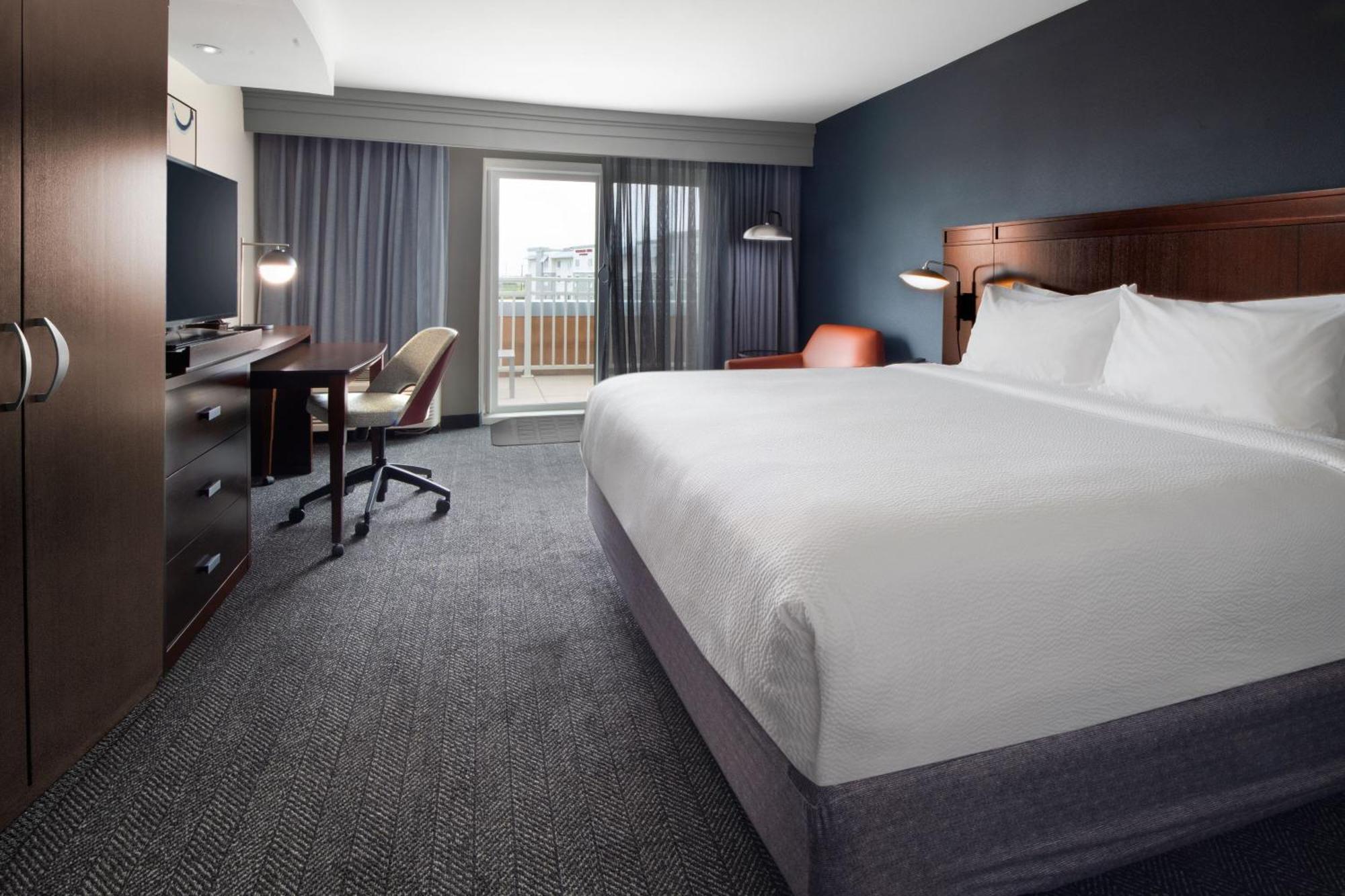 Отель Courtyard By Marriott Galveston Island Экстерьер фото