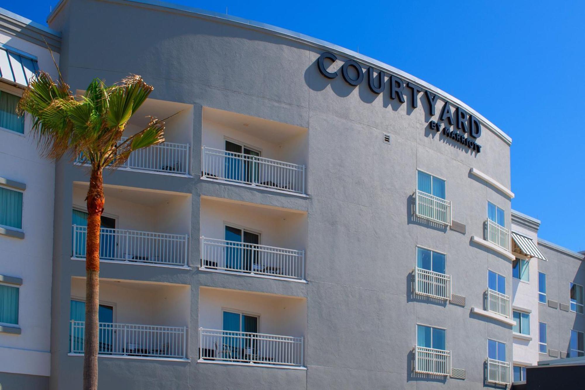 Отель Courtyard By Marriott Galveston Island Экстерьер фото
