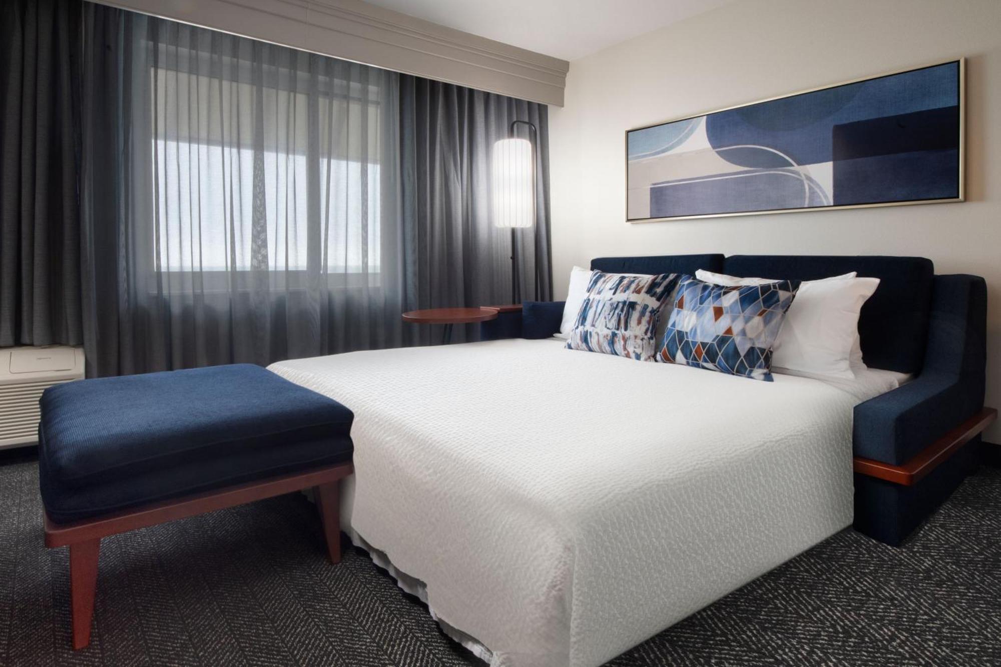 Отель Courtyard By Marriott Galveston Island Экстерьер фото