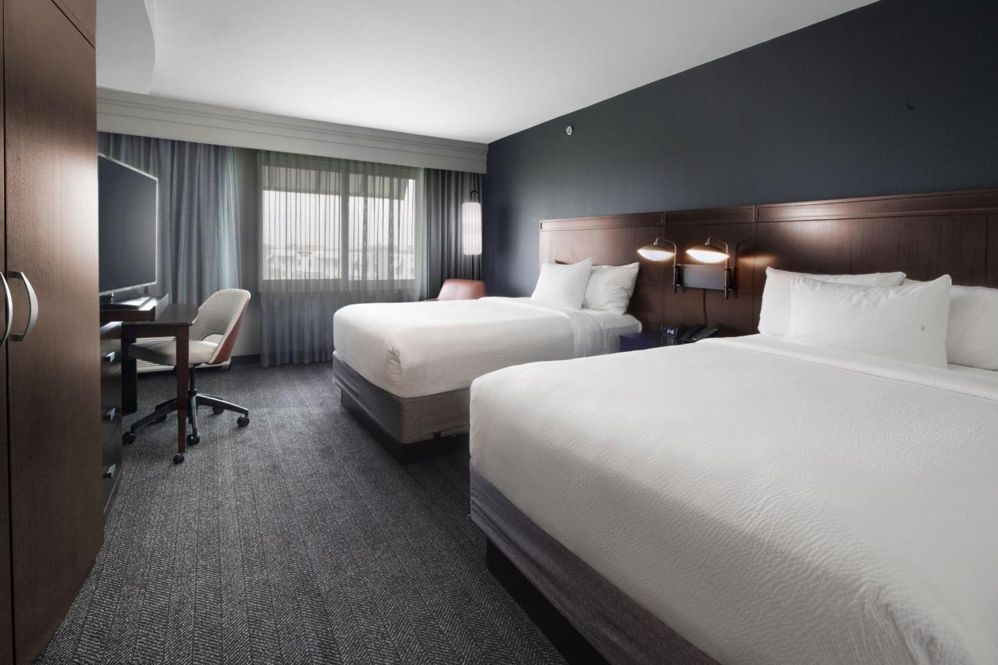 Отель Courtyard By Marriott Galveston Island Экстерьер фото